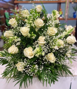 Centro de 18 rosas blancas funeral